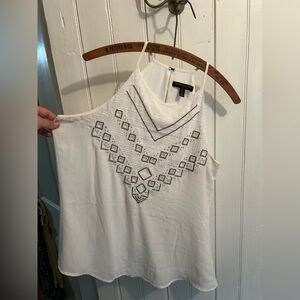 Banana Republic petit large White beaded neckline tank blouse